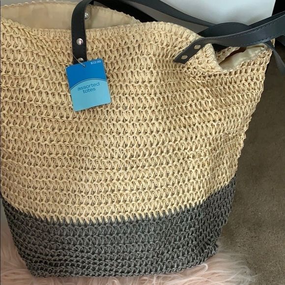 NEW Nice Tote🌞🌞🏖 - Picture 3 of 4